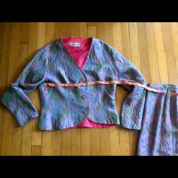 50s-60s Vintage Lucinda of California Iridescent Floral Skirt Suit - Picture 10 of 14